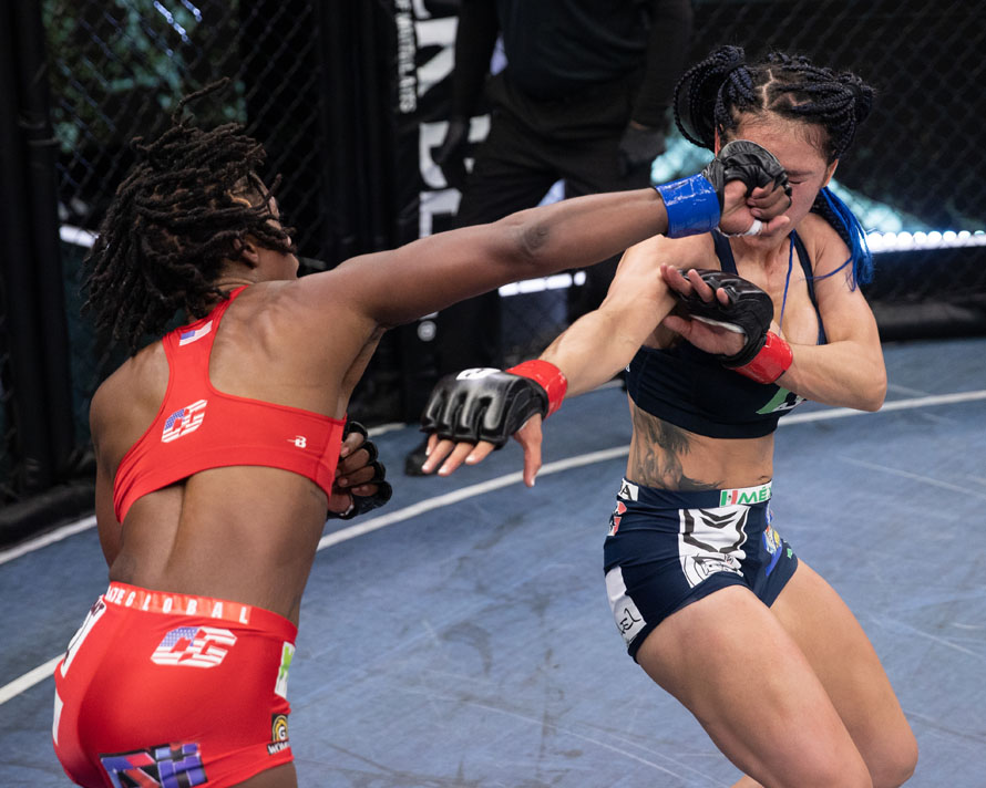 Chantel Coates upsets Lucero 